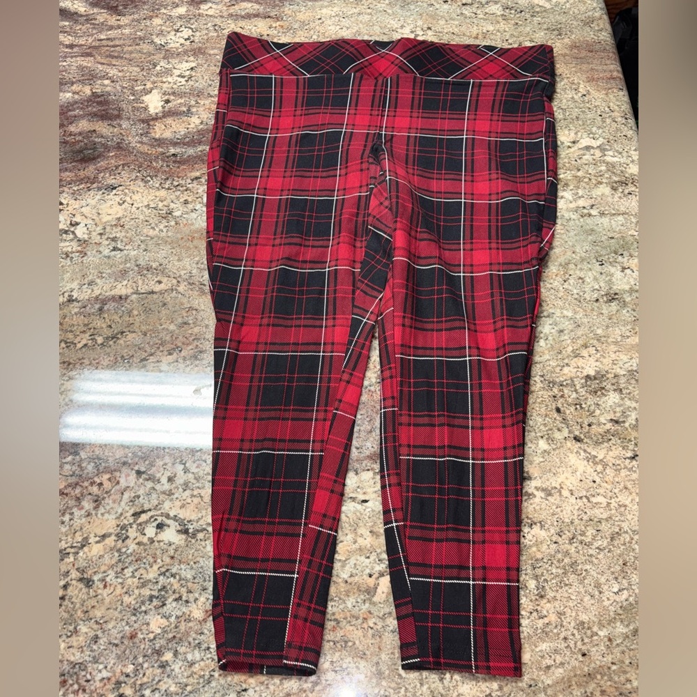 Torrid Size 3R Red, Black, White Premium Ponte Stretch Pull-On Pixie Pants - Picture 5 of 14